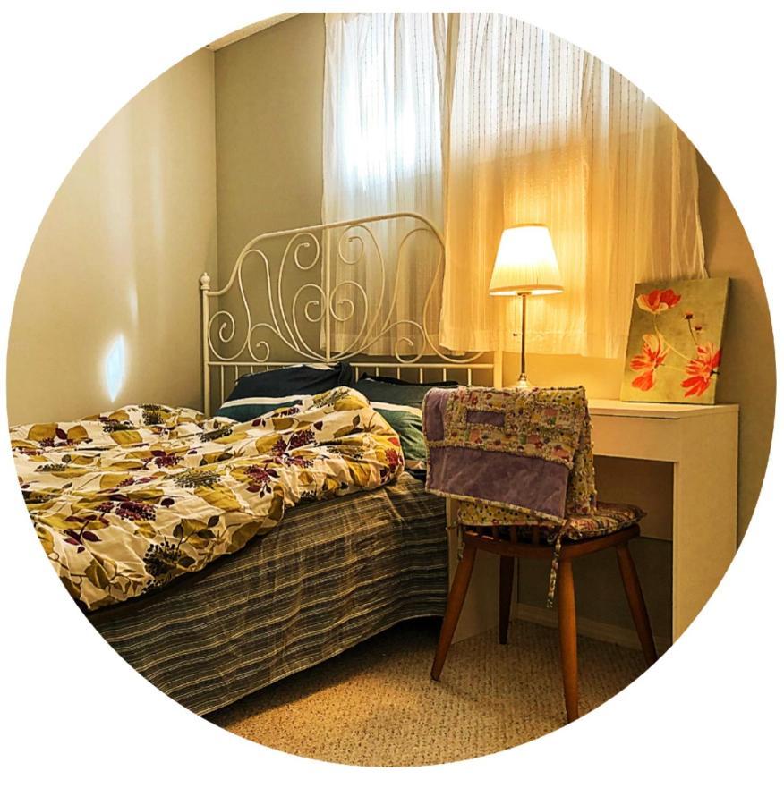 Best Garden House&3 Mins Bus Station Close C-Train&Free Parking YYC Exteriör bild