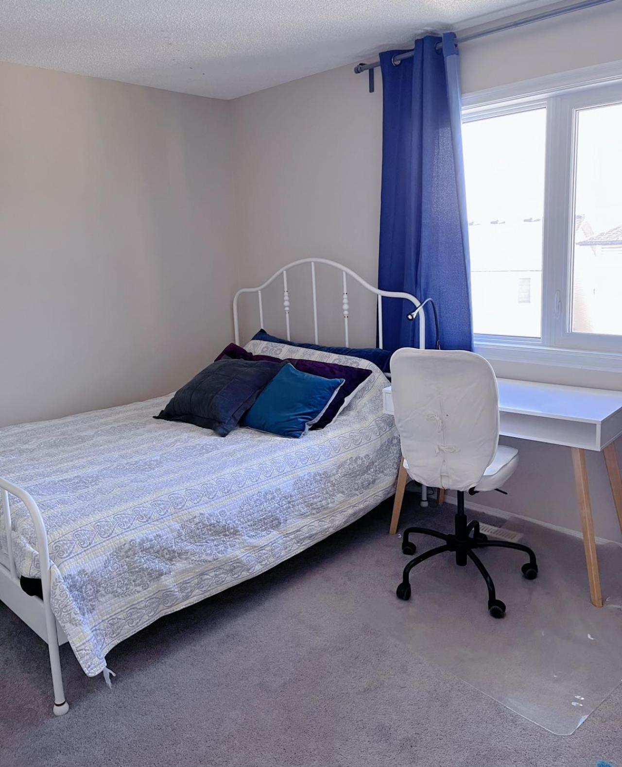Best Garden House&3 Mins Bus Station Close C-Train&Free Parking YYC Rum bild